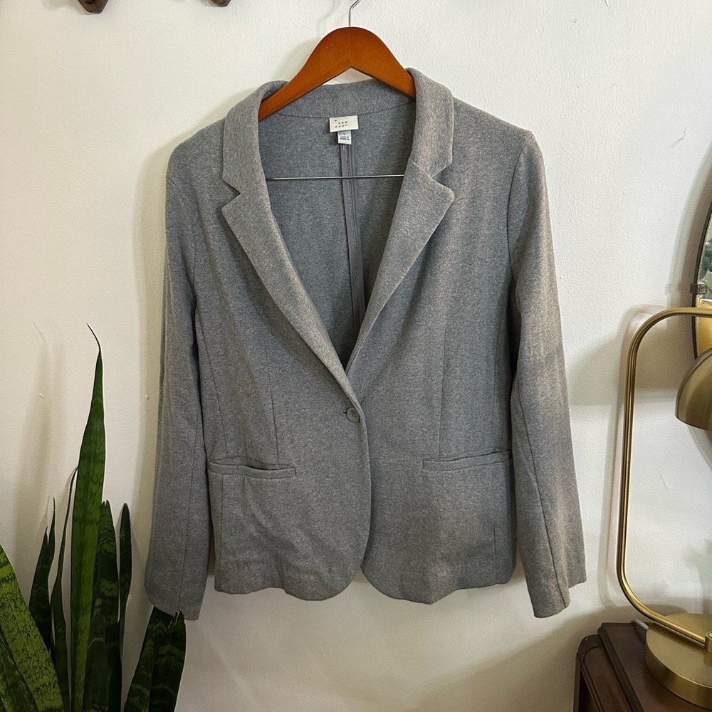 Soft Women's Gray Blazer